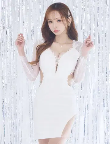 화이트 레이스 슬리브 드레스