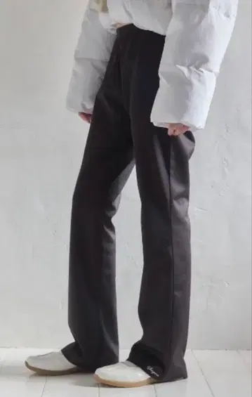 smyeon 로고 자수 플레어 레깅스 팬츠
