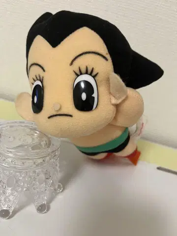 철완 아톰 비행 포즈 봉제 인형