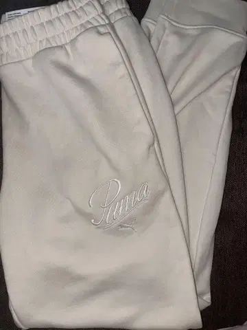 PUMA 우먼 ESS 스크립트 컴포트 스웨트 팬츠
