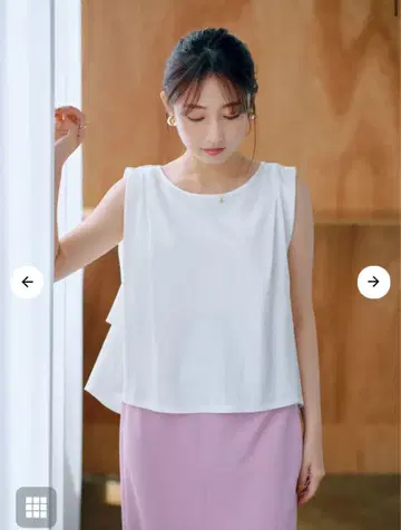 COHINA 백 티어드 컷 상의 화이트