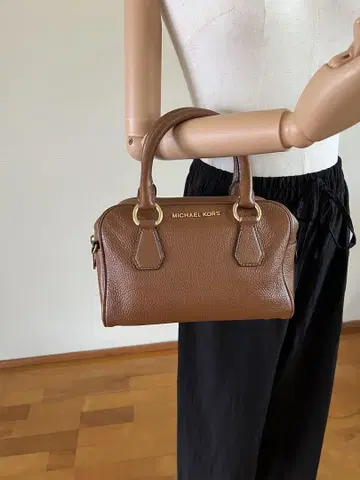 MICHAEL KORS 브라운 미니 핸드백