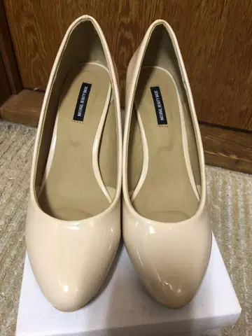 새상품급 NATURAL BEAUTY BASIC 베이지 하이힐 24cm