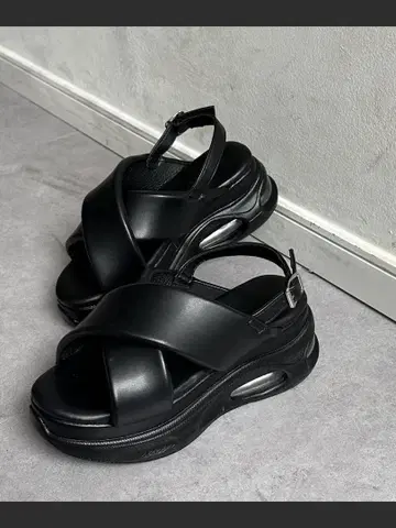 Thevon. 통굽 샌들