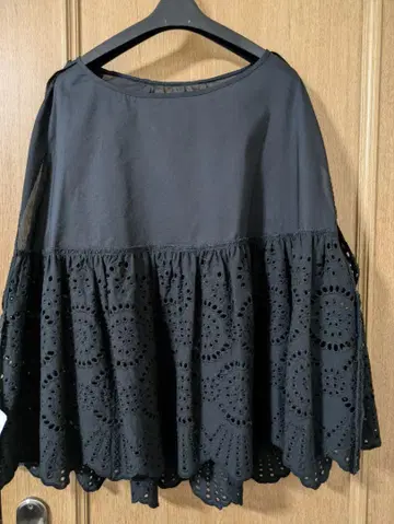 BEARDSLEY 비어즐리 레이스 판초 블라우스 블랙