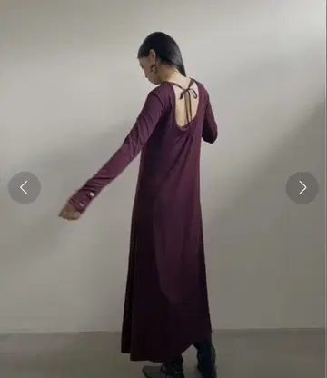 Ameri UNWIND CUT SEW DRESS