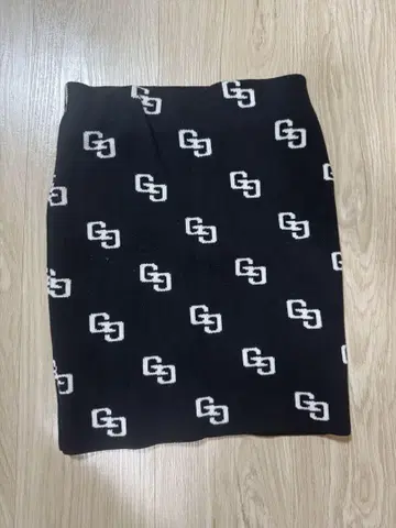 GG PATTERN 니트 스커트 라이크 숏팬츠