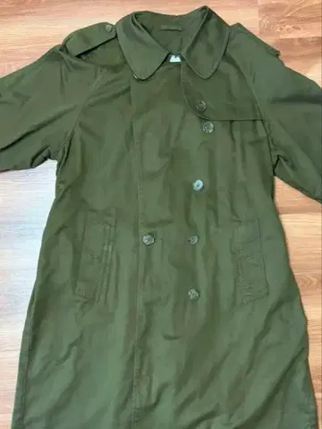 올리브 그린 더블 브레스트 밀리터리 자켓