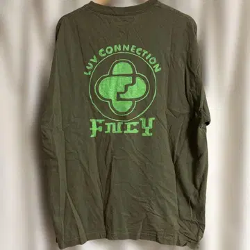 FNCY LUV CONNECTION 올리브 그린 T셔츠