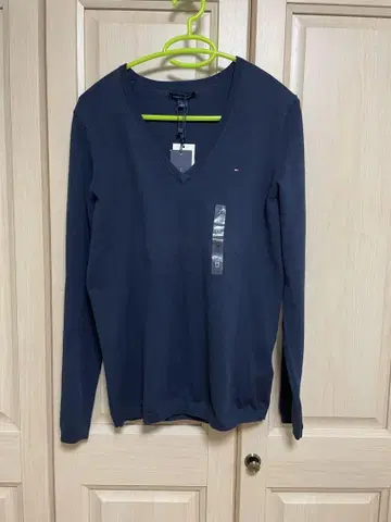 TOMMY HILFIGER V넥 니트 네이비 M 새상품 미사용