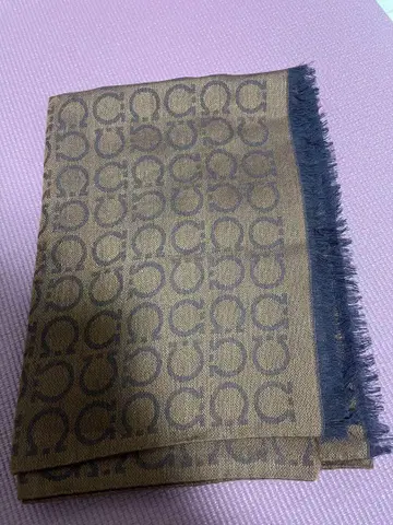 살바토레 페라가모 스카프