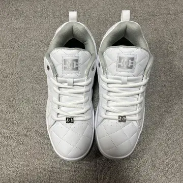 DC shoes 27cm 스니커즈