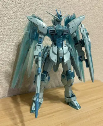 MG 프리덤 건담 클리어 블루 조립 완료