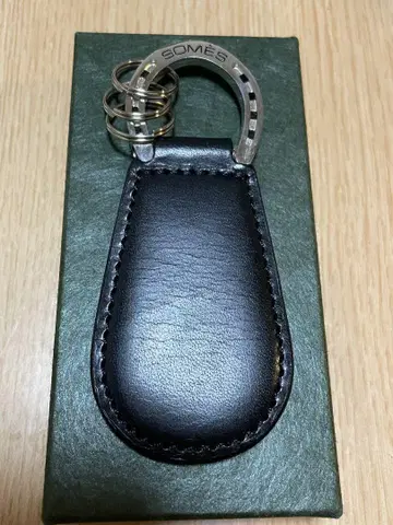 SOMES 블랙 가죽 키링 미사용 상자