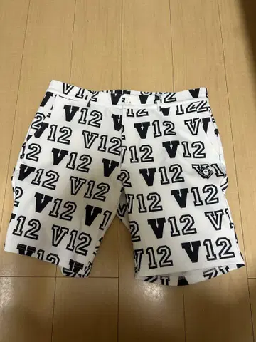 V12 하프 팬츠