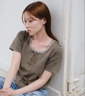 kastane 피그먼트 레이스업 TEE