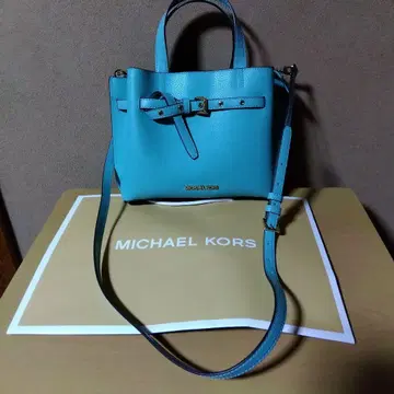 MICHAEL KORS 라이트 블루 숄더백