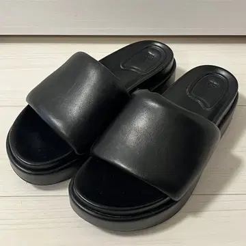 [ ZARA ] 샌들 빅 사이즈 41 블랙 심플한 디자인 플랫