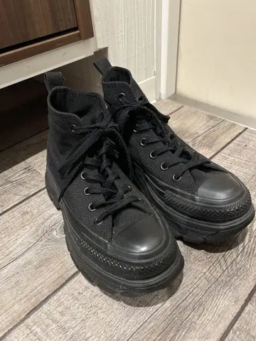 CONVERSE ALL STAR 블랙 하이컷 스니커즈