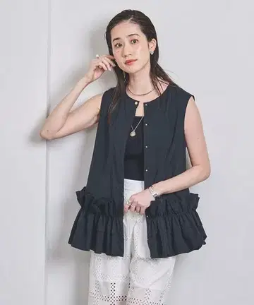 UNITED ARROWS 개더 슬리브리스 블라우스 프릴 네이비 베스트