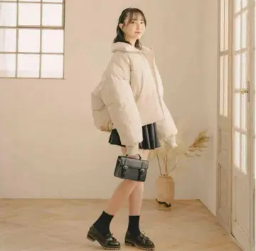 amr. 볼륨 다운 자켓 아이보리