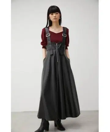 새상품 [ AZUL BY MOUSSY ] 인조 가죽 ZIP 오버롤 스커트