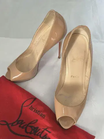 Christian Louboutin 베이지 오픈토 하이힐 37