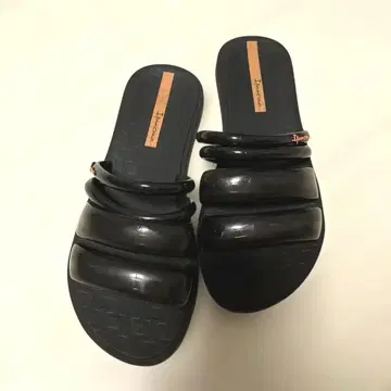 [새상품] Ipanema 블랙 샌들