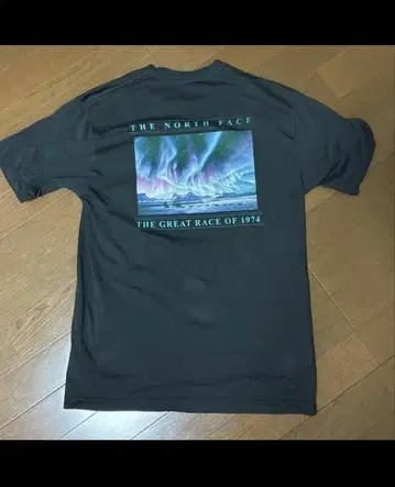 The North Face 블랙 티셔츠