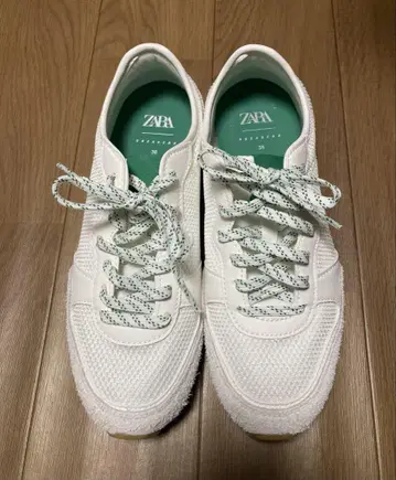 ZARA 화이트 x 그린 스니커즈 38
