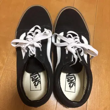 VANS 블랙/화이트 스니커즈