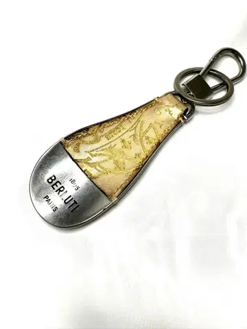 BERLUTI 벨루티 풀 스크릿 레더 슈혼 키링