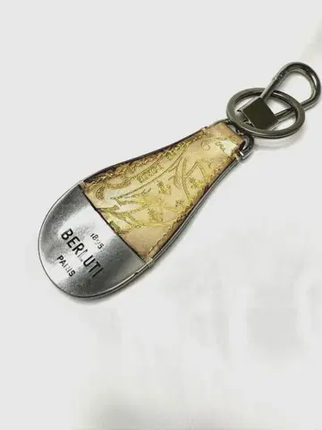 BERLUTI 벨루티 풀 스크릿 레더 슈혼 키링