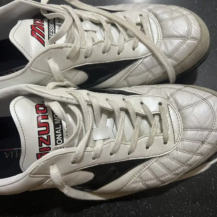 シューズ MIZUNO MORELIA SALA JAPAN TF 26.0 Mizuno Morelia SALA Japan TF! Platinum Silver Pack. Made in