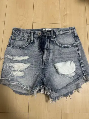 gyda 새상품 라이트 블루 숏팬츠