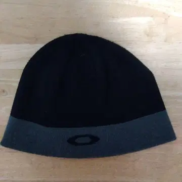 Oakley 니트 모자 블랙/그레이
