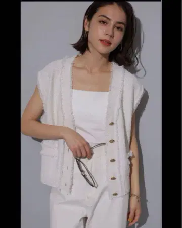 아르페쥬 스토리 트위드 니트 베스트