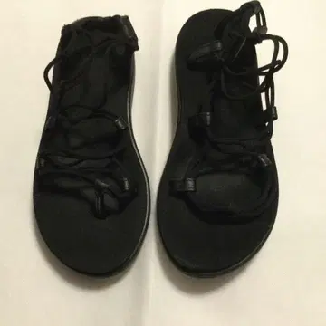 Teva 블랙 스포츠 샌들