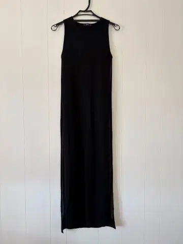 ZARA 블랙 슬리브리스 롱 니트 원피스