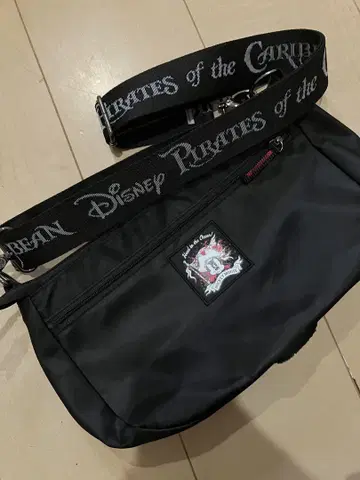 Disney Pirates of the Caribbean 숄더백