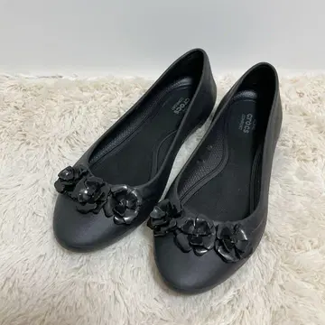 [ crocs ] 리나플라워 w6 22.0~22.5 플랫슈즈 블랙