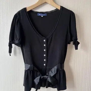 새상품급 M'S GRACY 블랙 U넥 상의 38