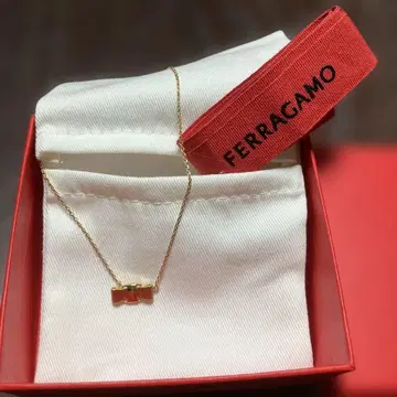 Ferragamo 골드 리본 목걸이