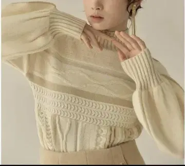 새상품 eaphi strata design knit 아이보리
