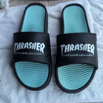초레어 THRASHER HUF 슬라이드 샌들 블랙/스카이블루
