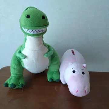 공룡과 돼지 봉제 인형 세트