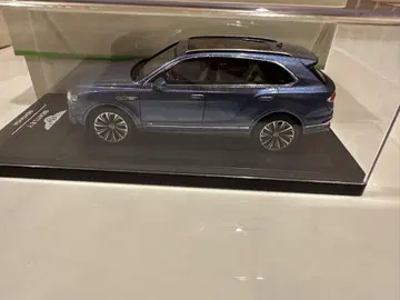 1 Bentley Bentayga V8 포르투피노 1/43