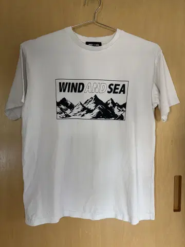 WIND AND SEA 화이트 티셔츠
