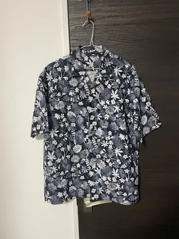 THE NORTH FACE 반팔 셔츠 플라워 무늬 네이비 계열