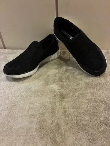 새상품급 SKECHERS MEMORY FOAM 슬립온 블랙 26
